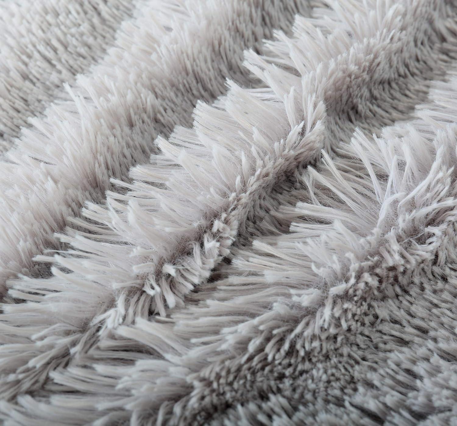 Reafort Luxury Long Hair Shaggy PV Fur Faux Fur Oversized Throw Blanket (Grey, 60"X70" Throw)