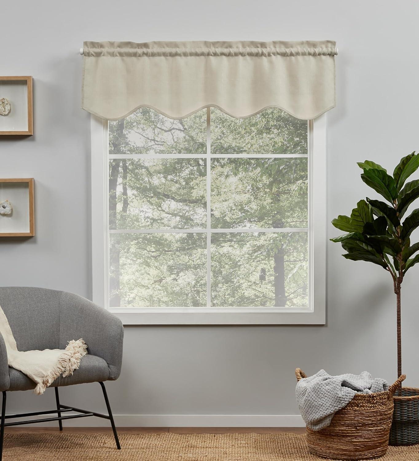 Amalgamated Textiles Exclusive Home Loha Light Filtering Rod Pocket Scalloped Valance