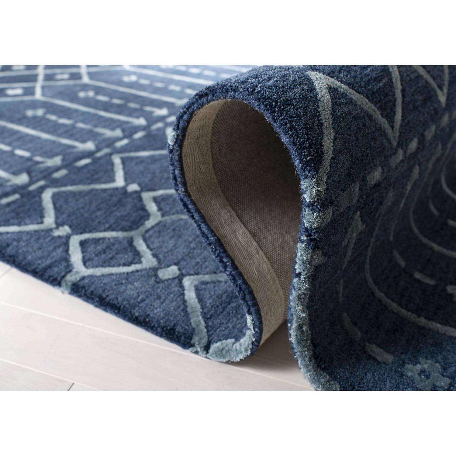 SAFAVIEH Himalaya Darin Geometric Wool Area Rug, Navy/Silver, 5' x 8'