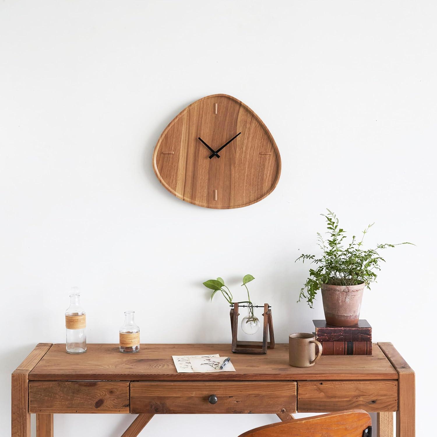 [PJ Collection] Irregular Shape Wood Wall Clock, Decorative Modern Wall Clock, Decorative Modern Wall Clock, Battery Operated, Silent Non-Ticking (Yellow Pine Wood Pattern)