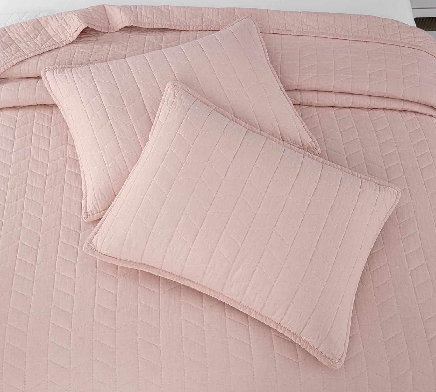 Chezmoi Collection Madrid Herringbone Geometric Solid Cotton Lightweight Quilt, 3-Piece Quilt Set, King, Blush
