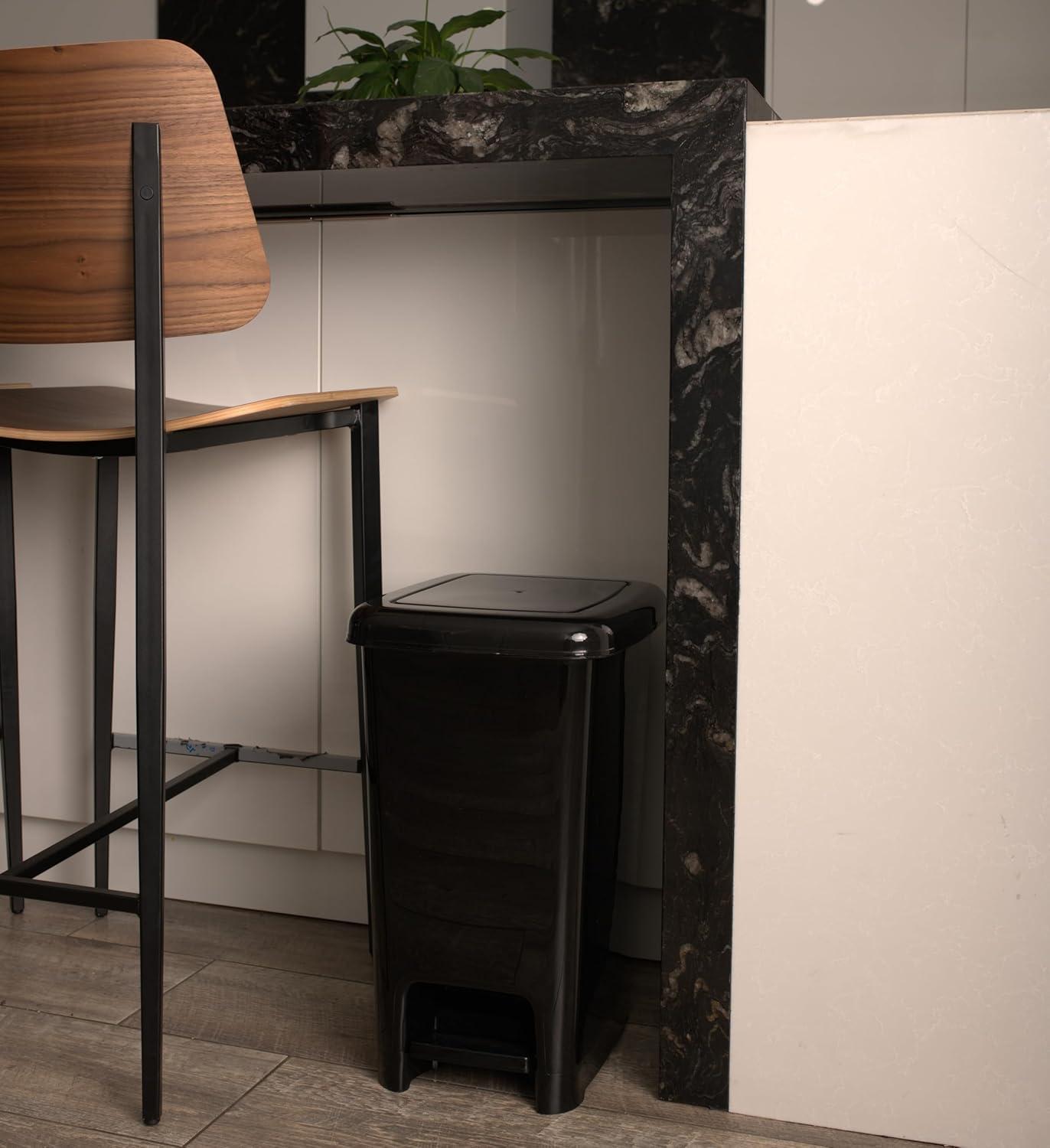 Superio 10.5 Gallon Step On Trash Can