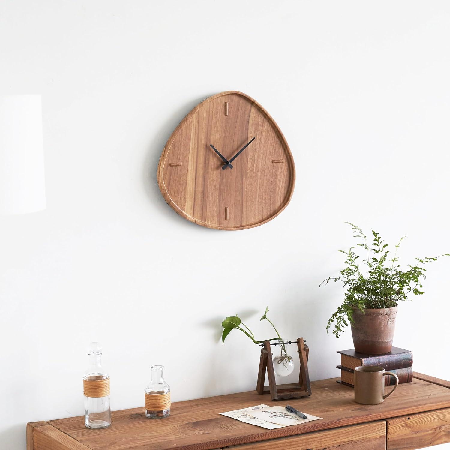 [PJ Collection] Irregular Shape Wood Wall Clock, Decorative Modern Wall Clock, Decorative Modern Wall Clock, Battery Operated, Silent Non-Ticking (Yellow Pine Wood Pattern)