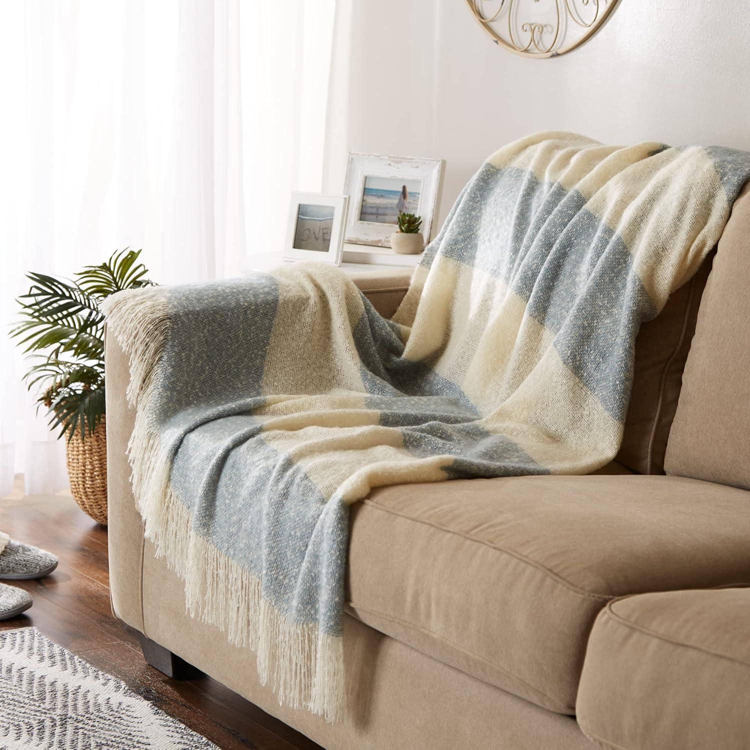 Design Imports Dll Hand Woven Throw Blanket