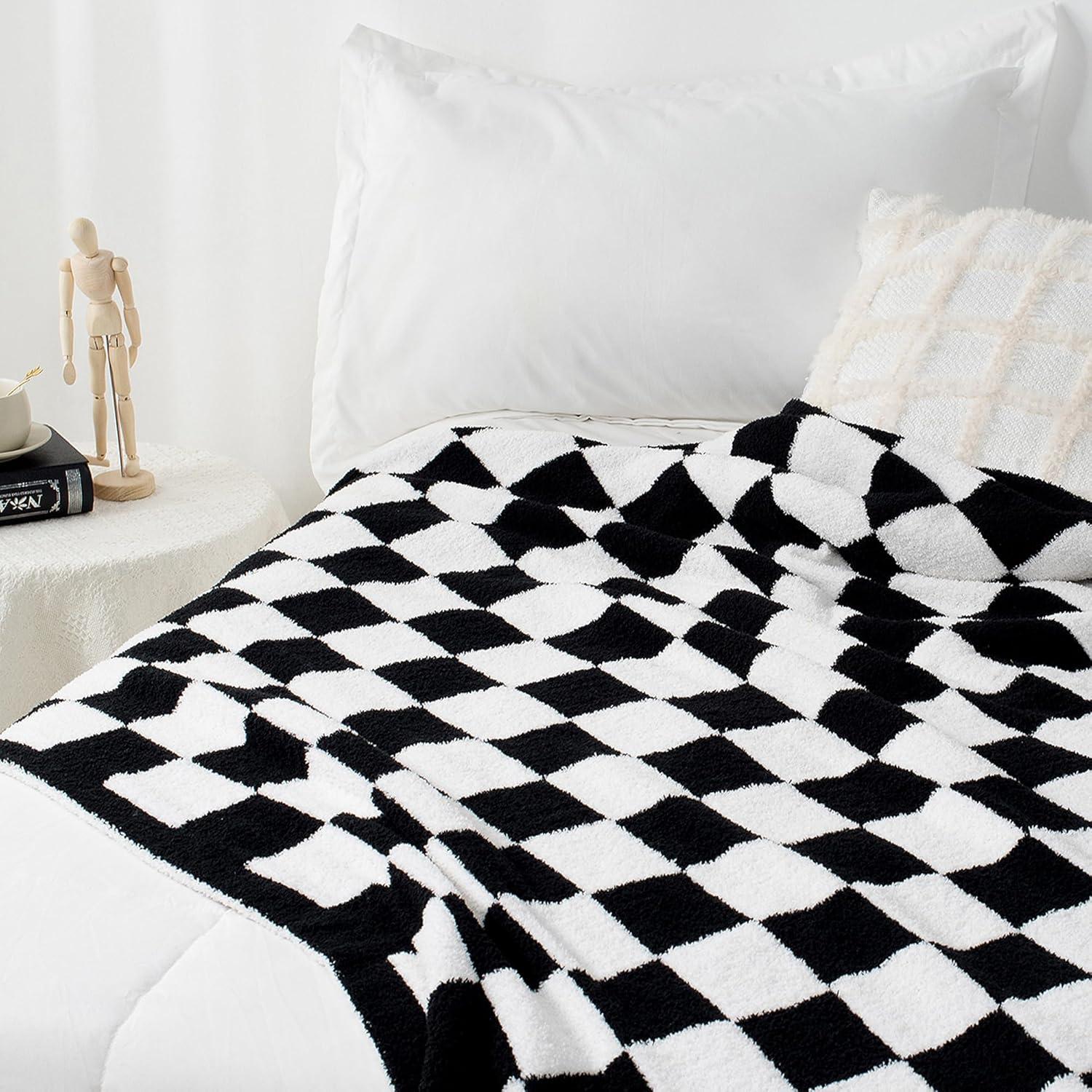 Carriediosa Soft Checker Throw Blanket 50" x 60", Fuzzy Checkerboard Pattern Knitted Fluffy Throws for Couch Bed, Black