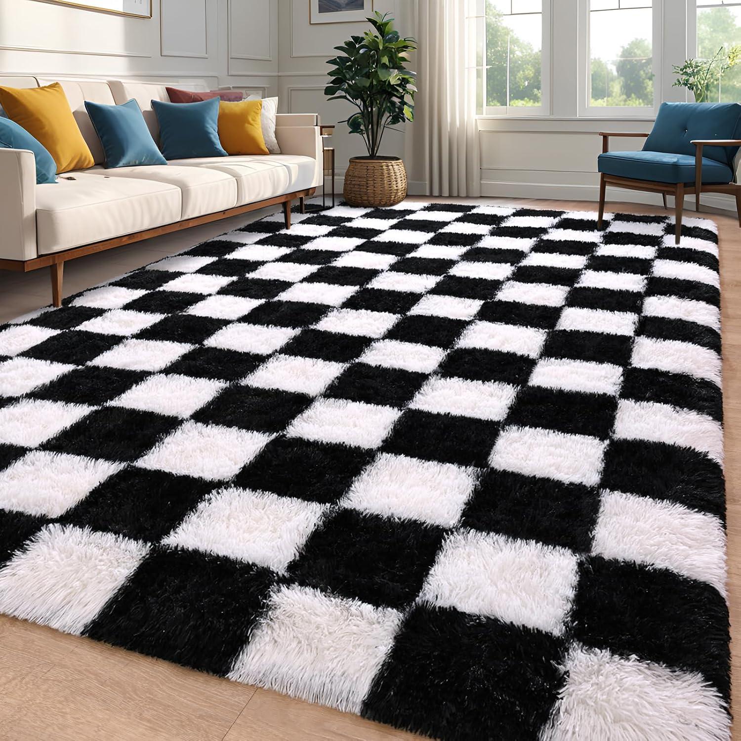Corrigan Studio® Haylee Super Lightweight Plastic Straw Rug Checkered Black/White Outdoor Area Rug