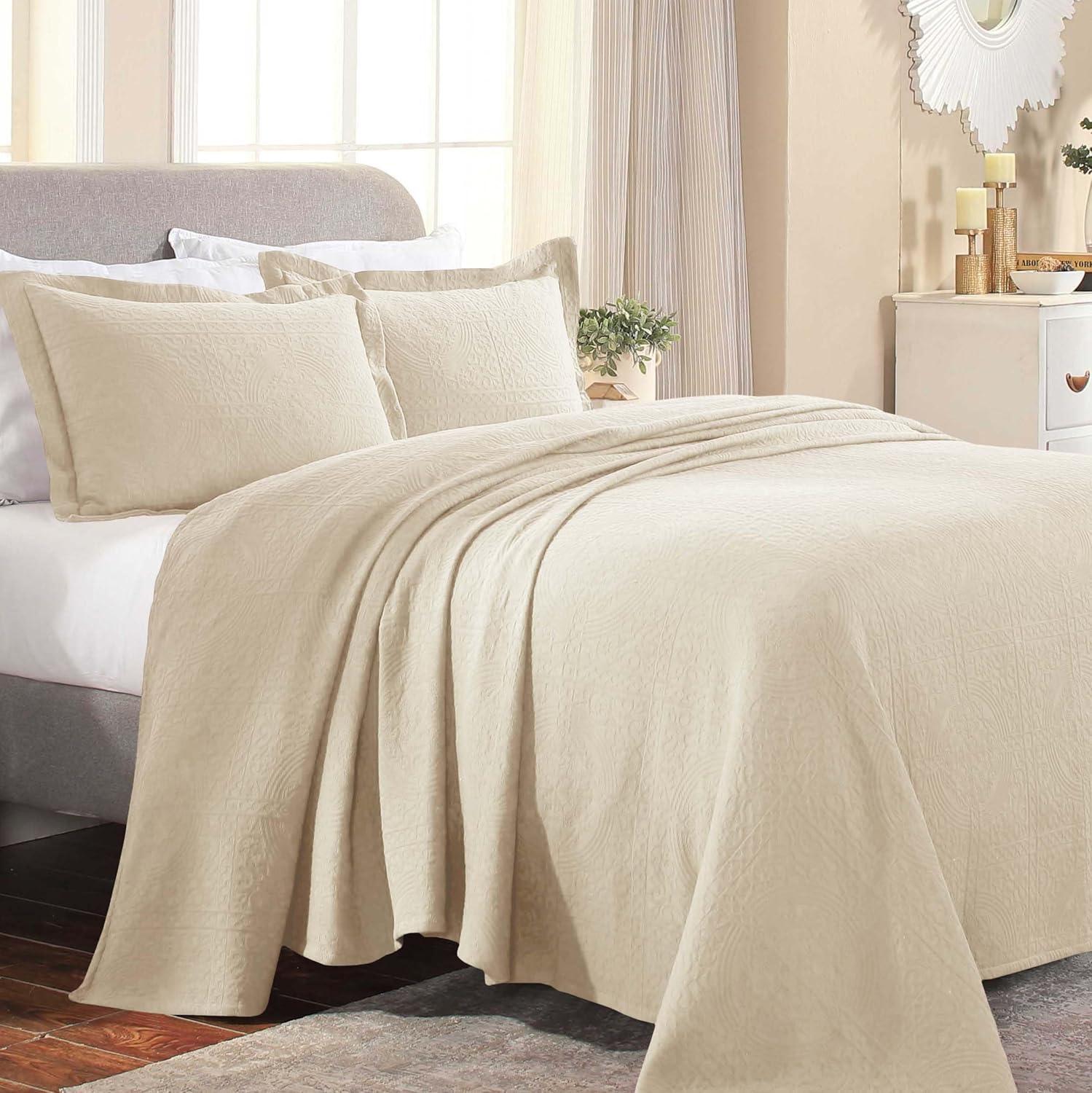 Ivory Cotton Full Bedspread Set with Medallion Pattern