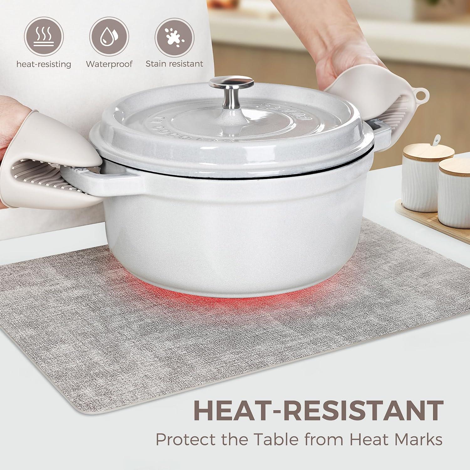 FOCUSLINE Faux Leather Placemats Set of 6, Light Grey Table Place Mats, Waterproof and Non-Slip Dining Table Mats for Indoor & Outdoor Use