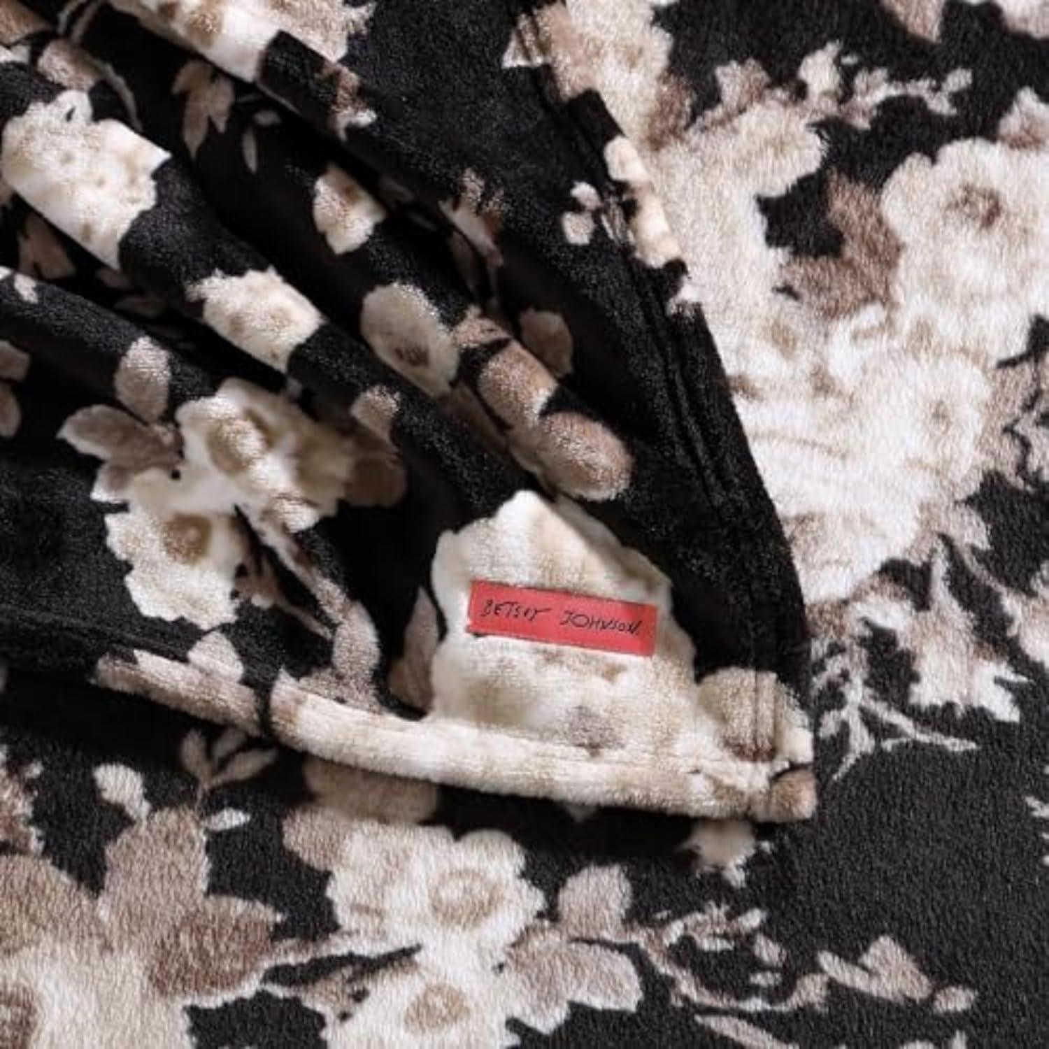 Betsey Johnson Printed Ultra Soft Plush Fleece Blankets & Reviews | Wayfair