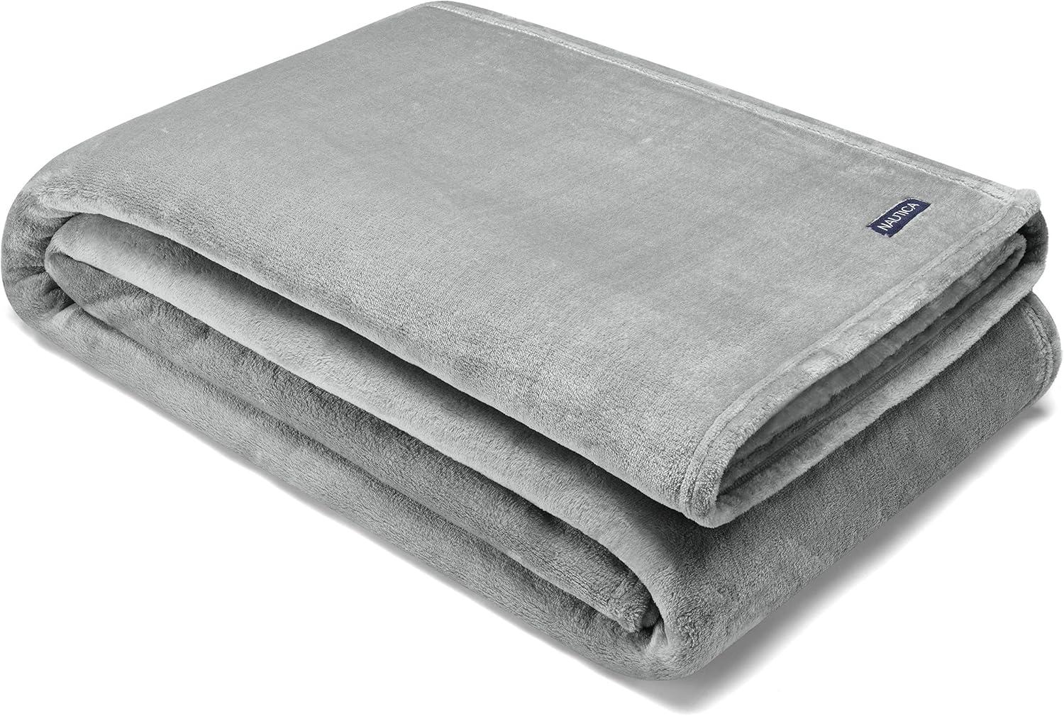 Cozy Queen-Sized Ultra Soft Fleece Blanket in Gray