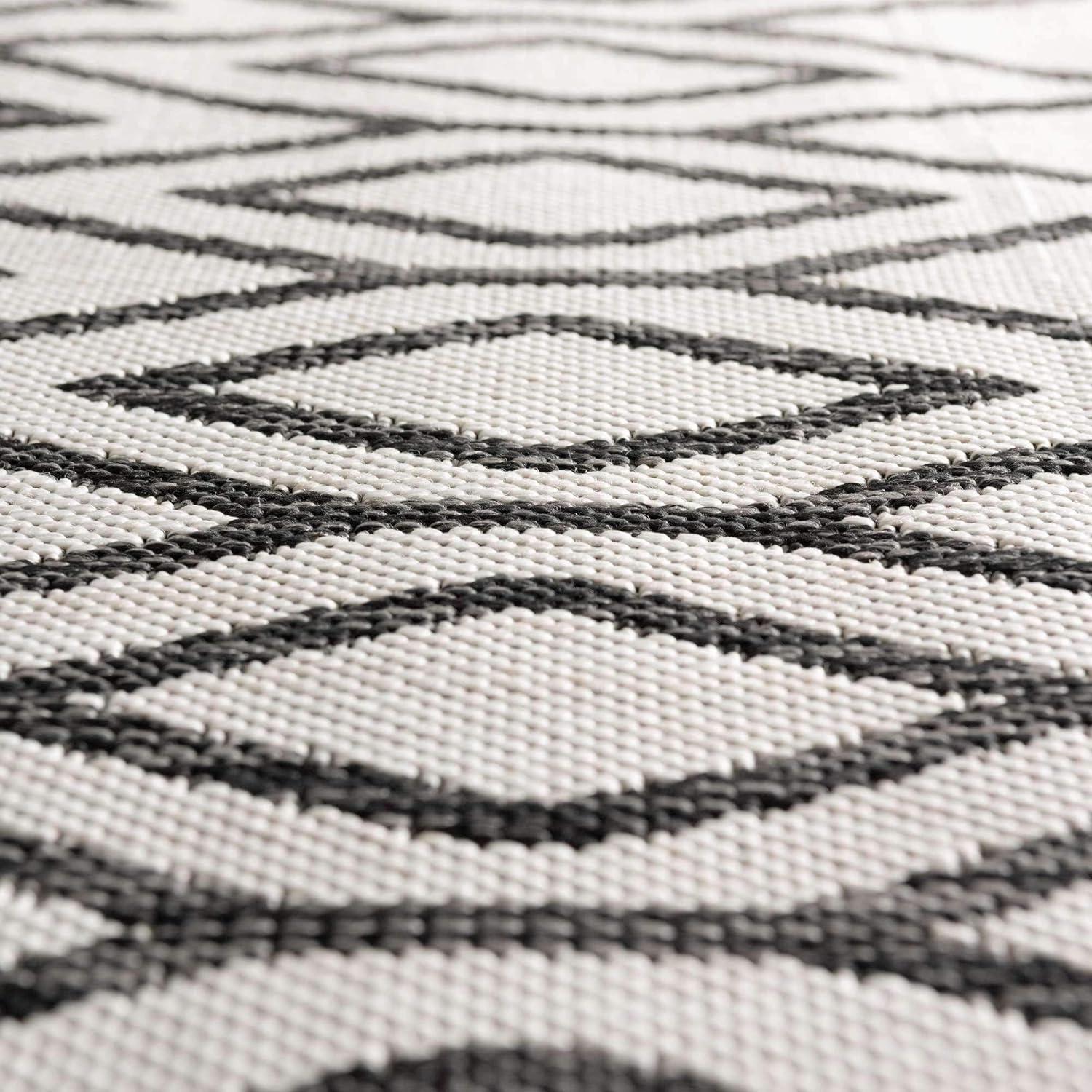 Jill Zarin 7' 0 x 10' 0 Rectangle Indoor/Outdoor Ivory Area Rug