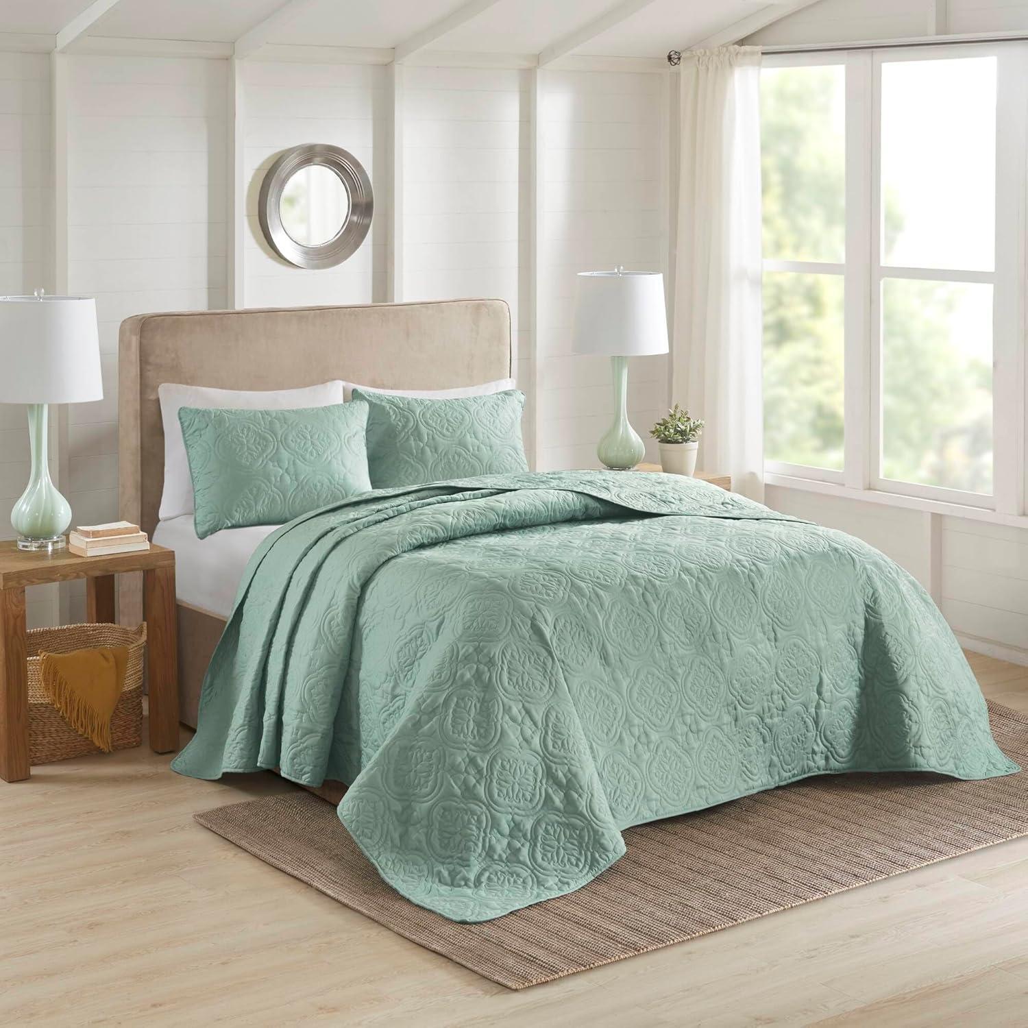 Seafoam Microfiber Reversible Full Bedspread Set