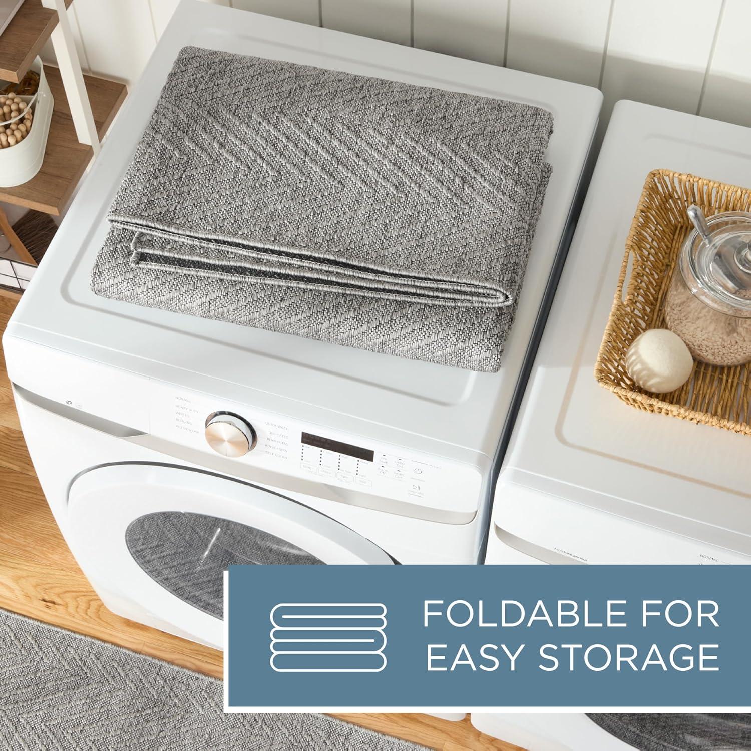 TOWN & COUNTRY BASICS Pax Herringbone Textured Solid Machine Washable Area Rug Grey