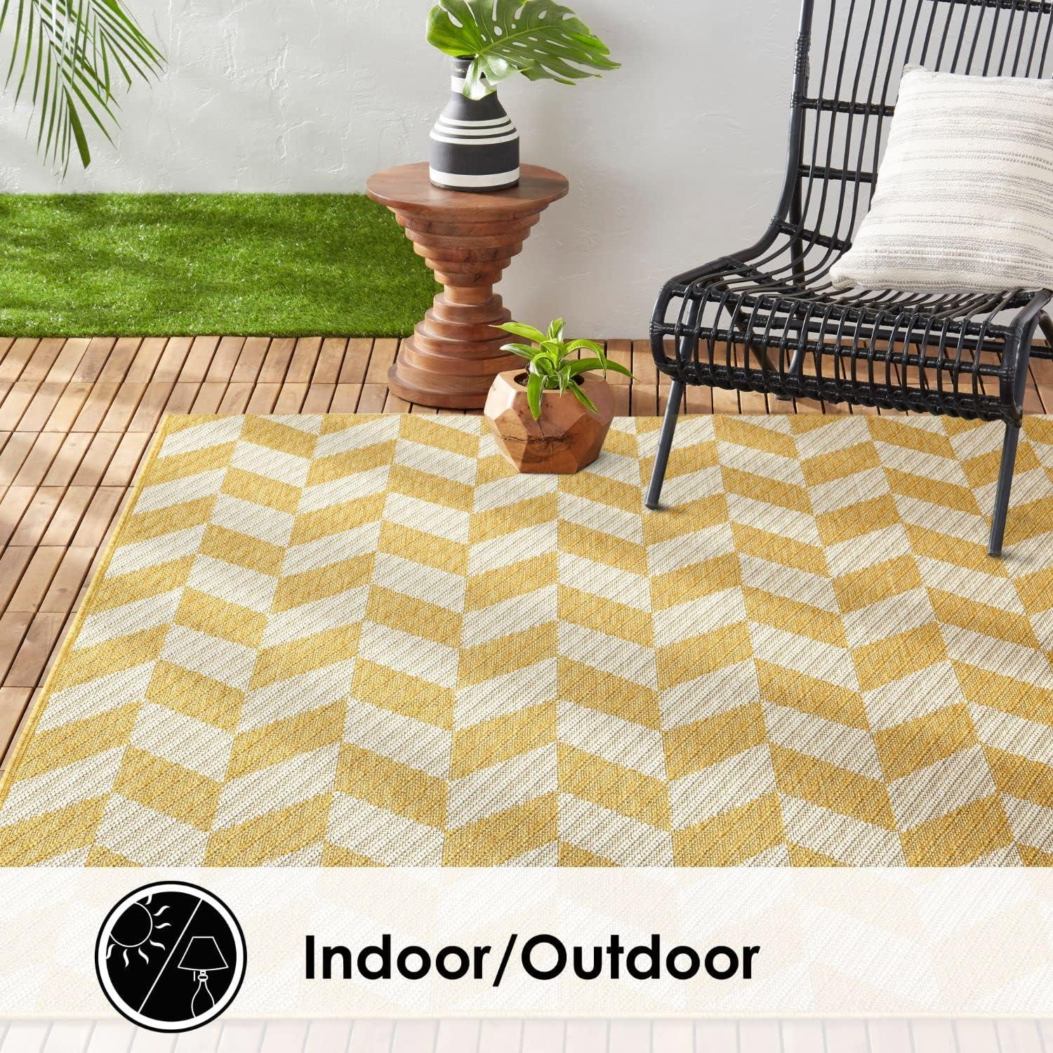 NICOLE MILLER NEW YORK Patio Country Calla Herringbone Indoor/Outdoor Area Rug, Yellow/Cream