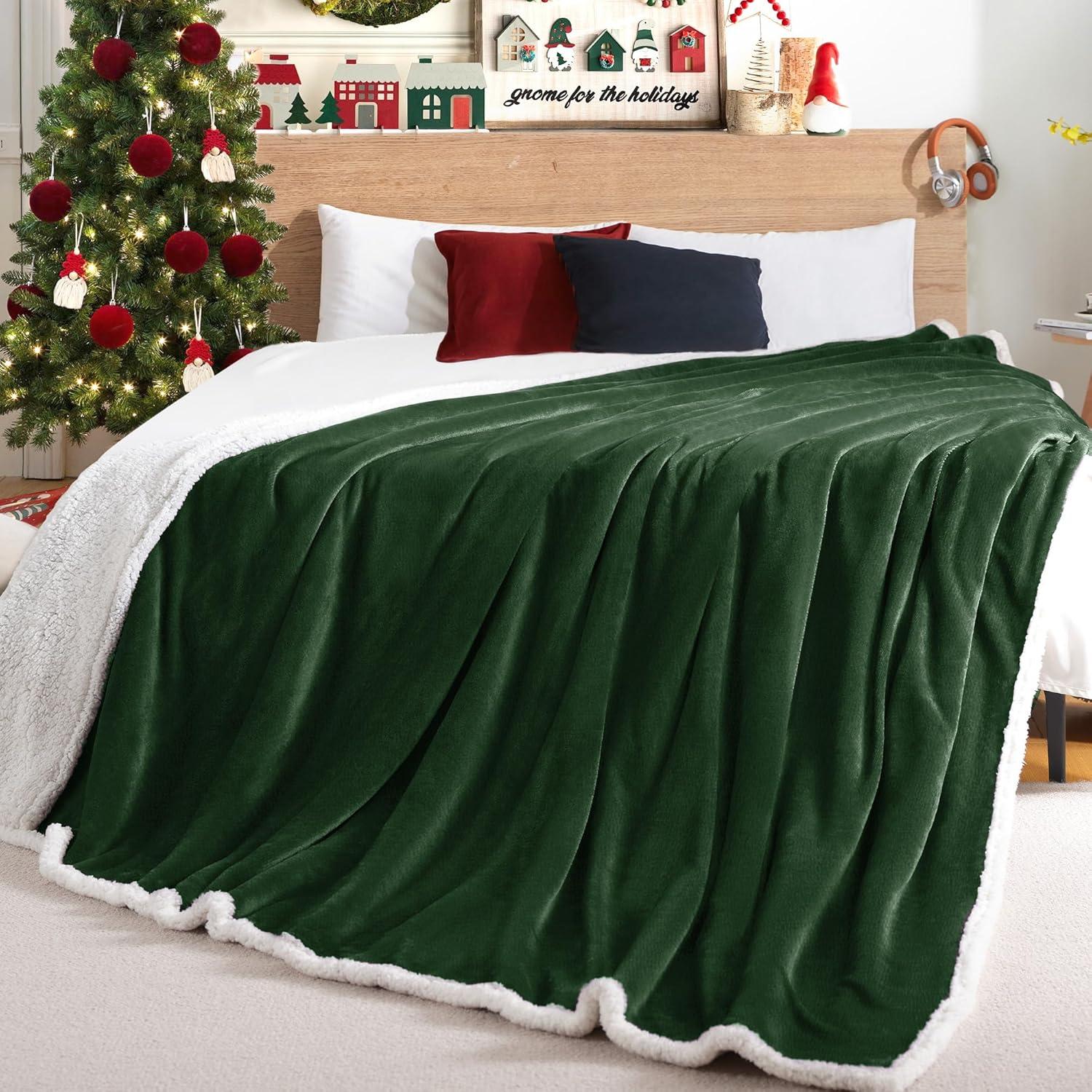 PAVILIA Plush Throw Blanket for Couch Bed, Faux Shearling Blanket and Throw for Sofa Home Decor, Emerald Green/Throw - 50x60