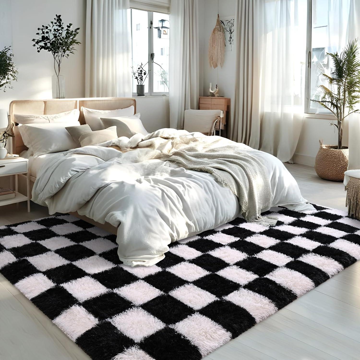 Corrigan Studio® Haylee Super Lightweight Plastic Straw Rug Checkered Black/White Outdoor Area Rug