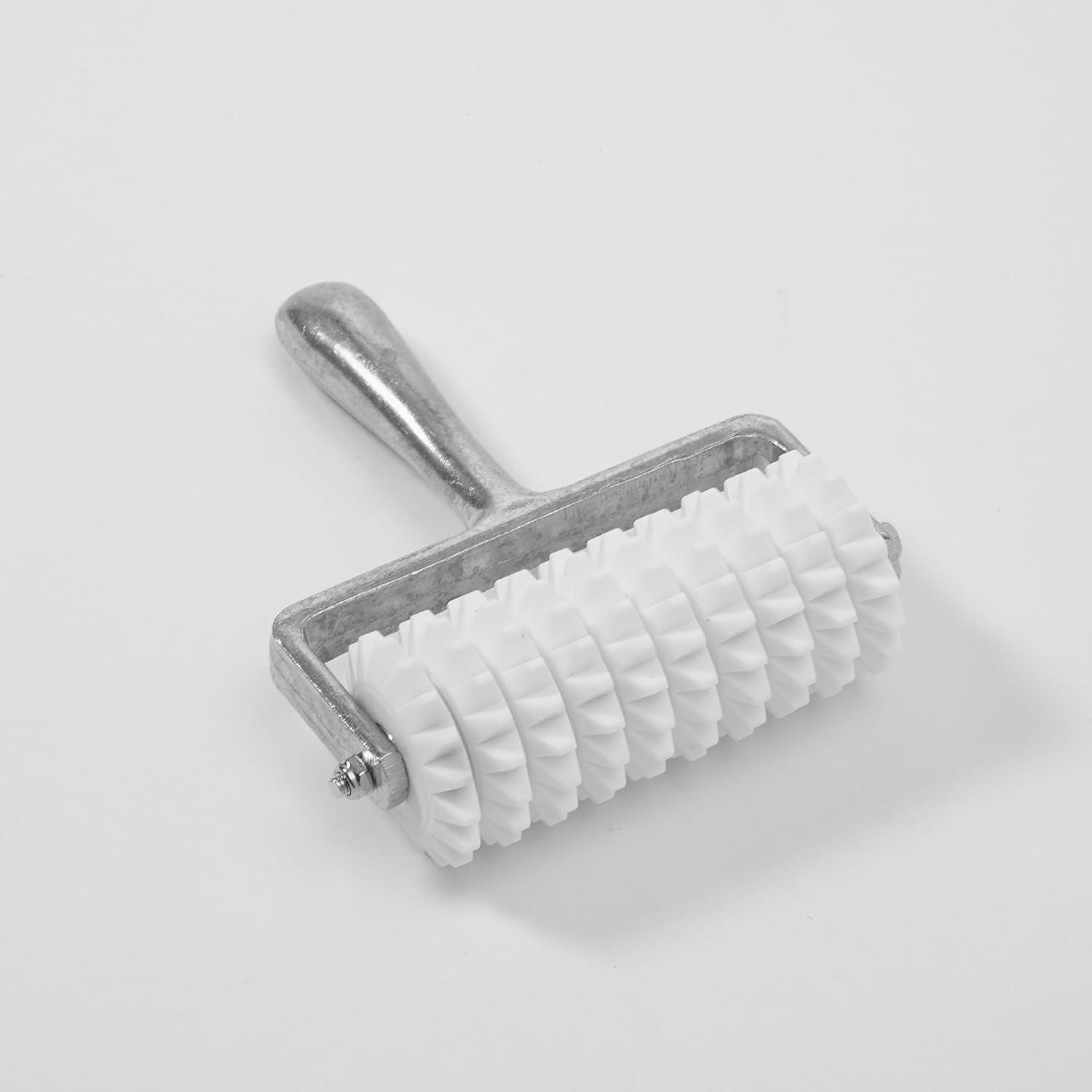 White Plastic Ten-Wheel Dough Roller Docker with Aluminum Handle