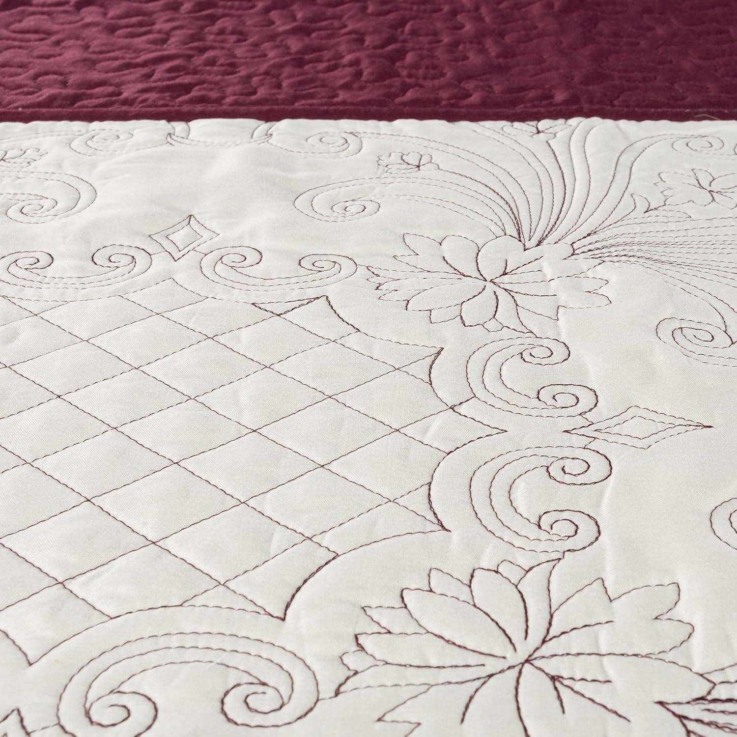 Juliette Classic Embroidered Twin Quilt with Pillow Sham - Machine Washable Lightweight Bedding