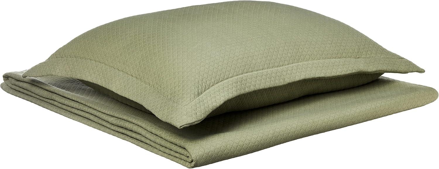 Superior Solitaire Waffled Matelassé Bedspread Set with Shams