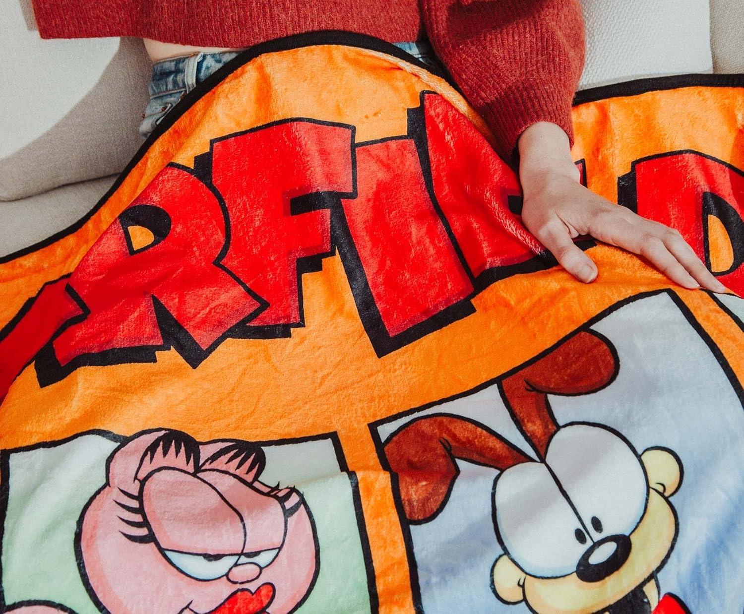 Surreal Entertainment Garfield and Friends Throw Blanket | 45 x 60 Inches