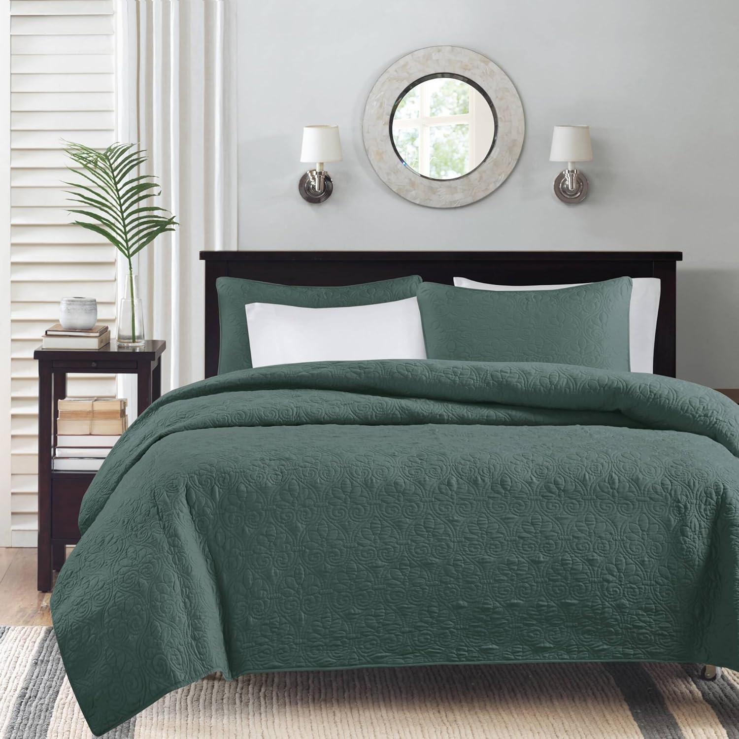 Madison Park Quebec Reversible Quilt Set