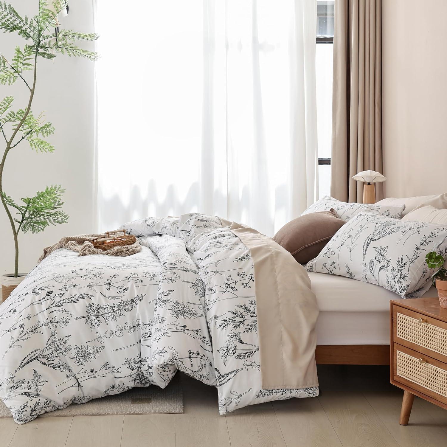 Queen Comforter Set - Floral Comforters Queen Size, White Comforter, 3 Pieces, 1 Comforter (90"x90") & 2 Pillow Cases (20"x26"), White
