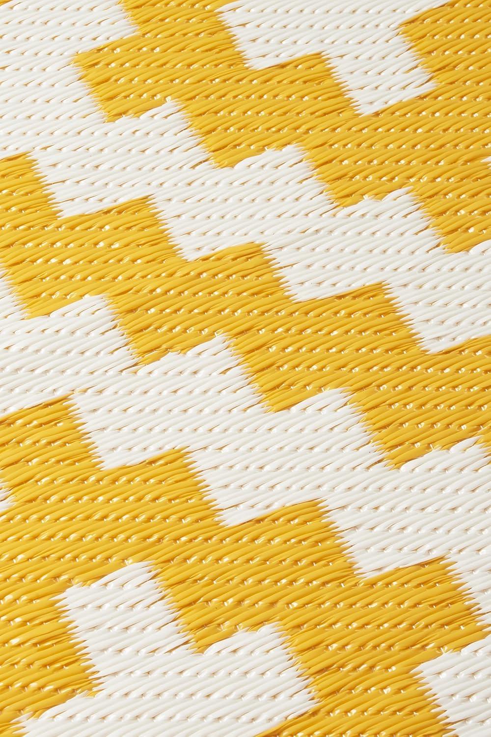 FH Home Outdoor Rug - Waterproof, Fade Resistant, Reversible - Premium Recycled Plastic - Geometric - Porch, Deck, Balcony, Mudroom, Laundry Room, Patio - Aztec - Yellow & White - 3 x 5 ft