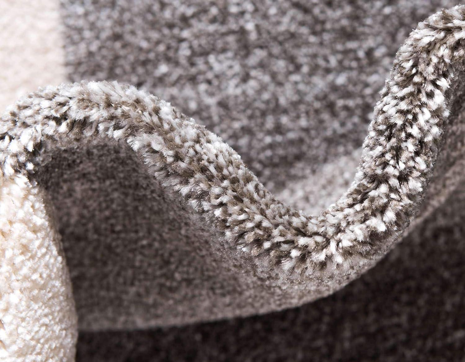 Del Mar Maria Gray 5' 0 x 8' 0 Area Rug