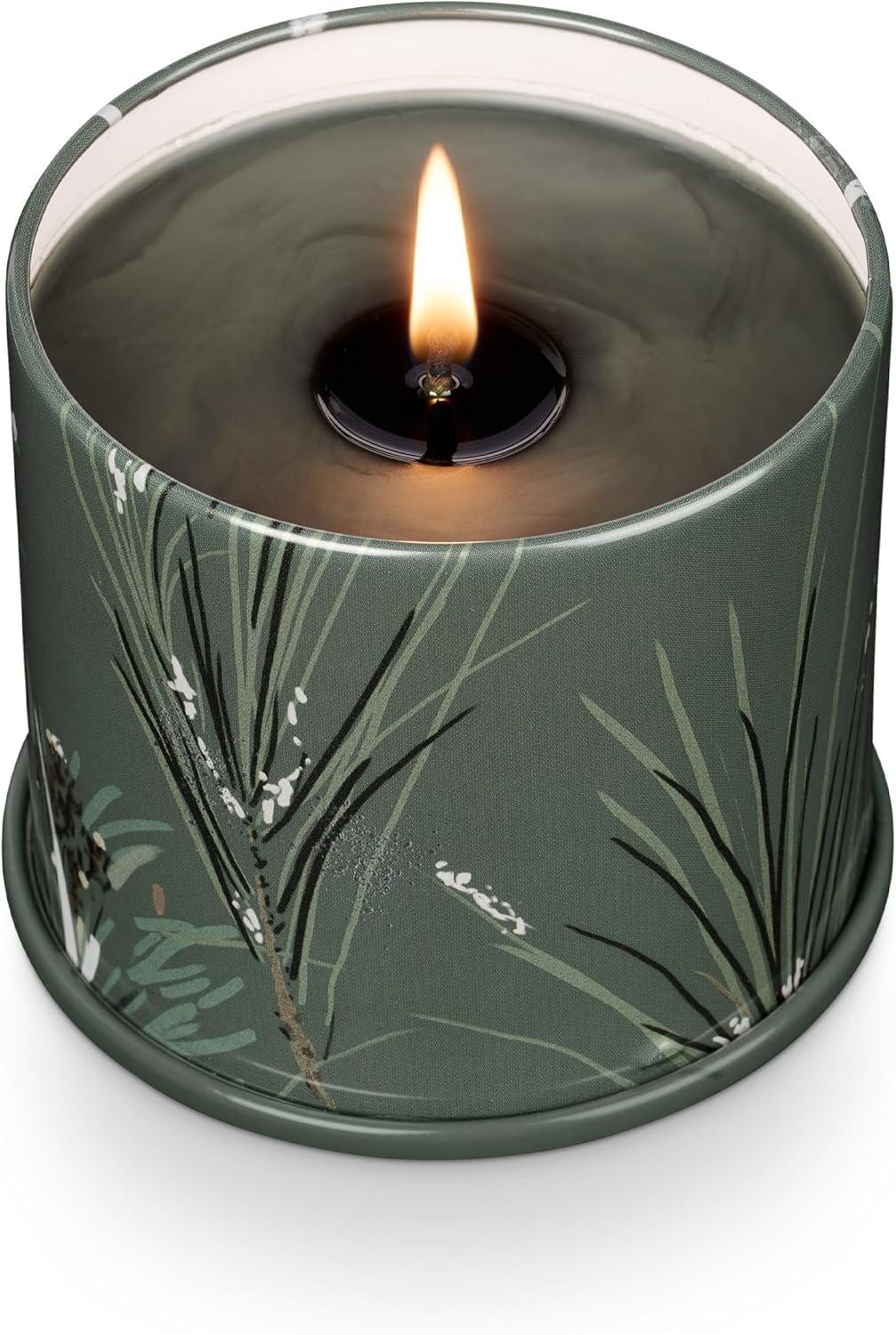 ILLUME Noble Holiday Balsam & Cedar Large Crackle Glass Candle