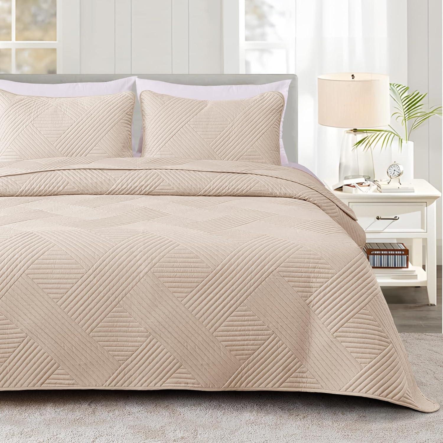 Whale Flotilla 3-Piece Brich Beige Embossed Quilt Bedding Sets, King