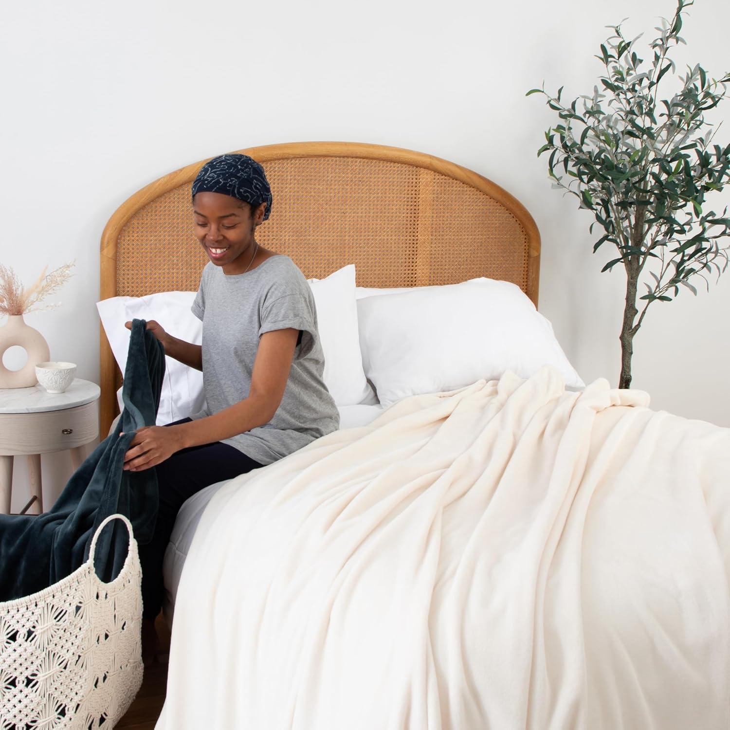 Casual Living, Blanket, 32594