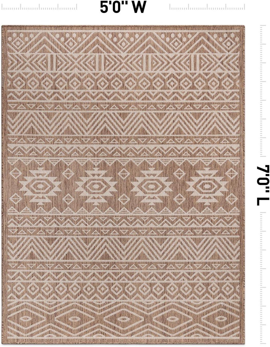 Bohemian Geometric Brown Synthetic 5' x 7' Indoor/Outdoor Rug