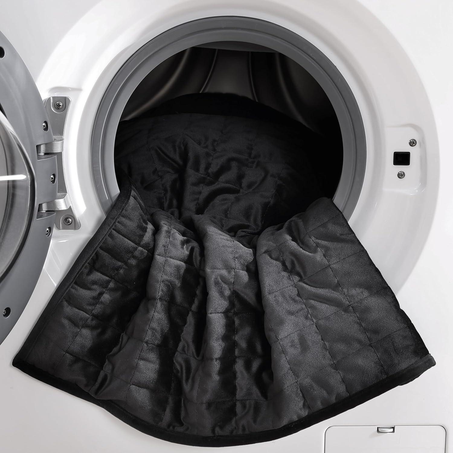 Vera Wang- King Quilt Set, Super Soft Bedding Set with Matching Shams, Modern Room Essentials (Diamond Black, King)