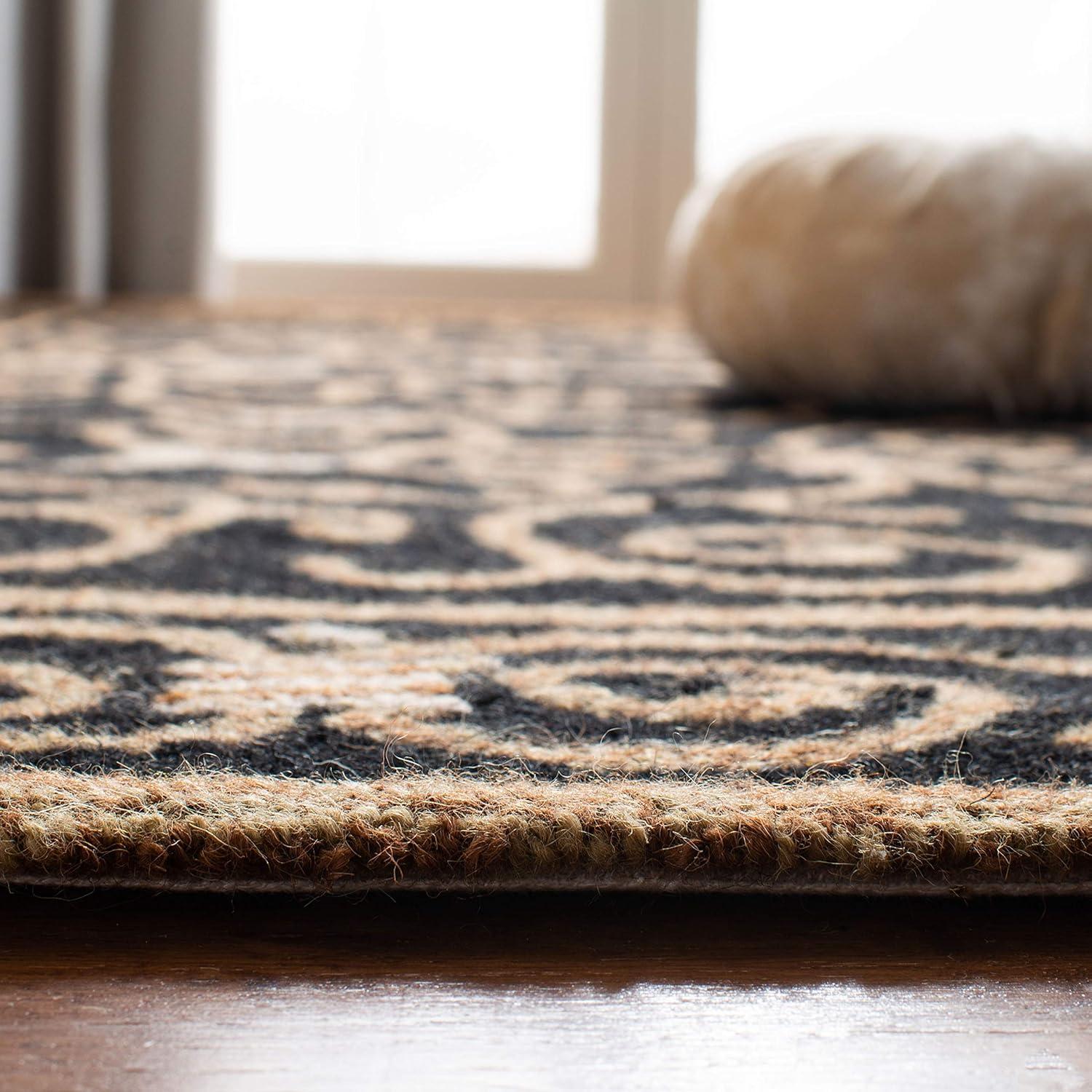 Chelsea HK11 Handmade Accent Rug - 2'6"x4' - Black - Safavieh