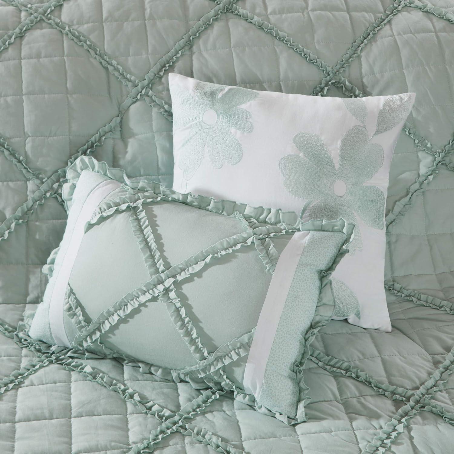 Mindy Traditional 9 Piece Comforter Set