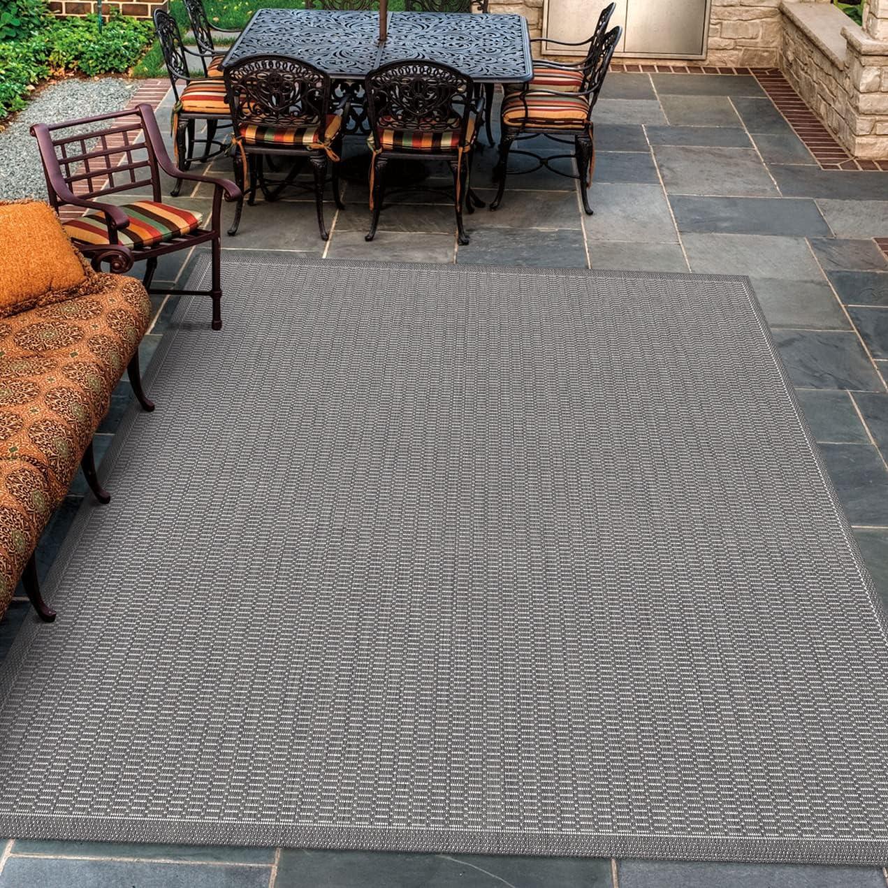 Grey and White Flatwoven Rectangular Synthetic Rug 8' x 11'