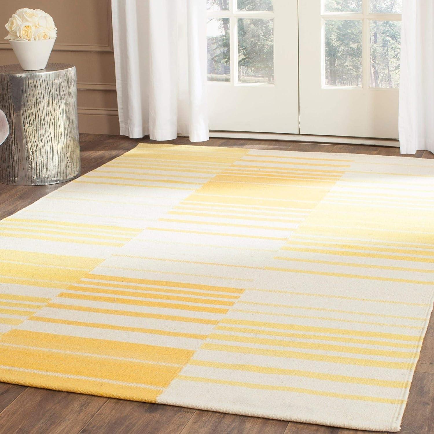 Kilim KLM953 Hand Woven Area Rug - Gold/Ivory - 4'x6' - Safavieh.