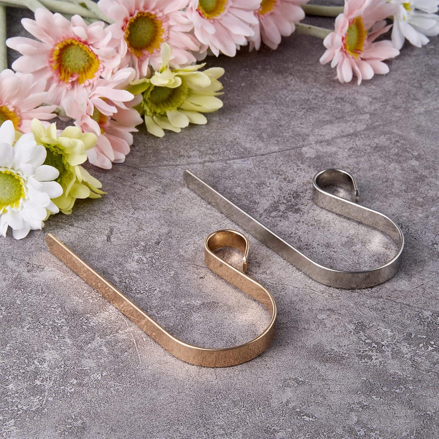 Abaokai 4 Pack Christmas Stocking Holders Metal Mantel Lightweight Adjustable Stocking Holder No-Slip Stocking Hangers for Christmas Party Decoration, Gold