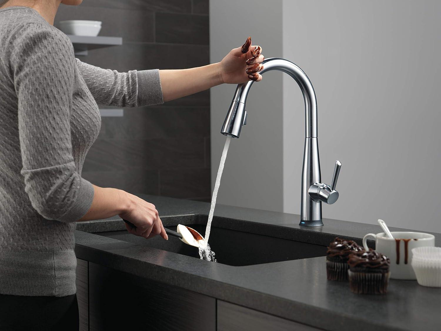 Essa Pull Down Single Handle Kitchen Faucet with MagnaTite Docking and Touch2O Technology