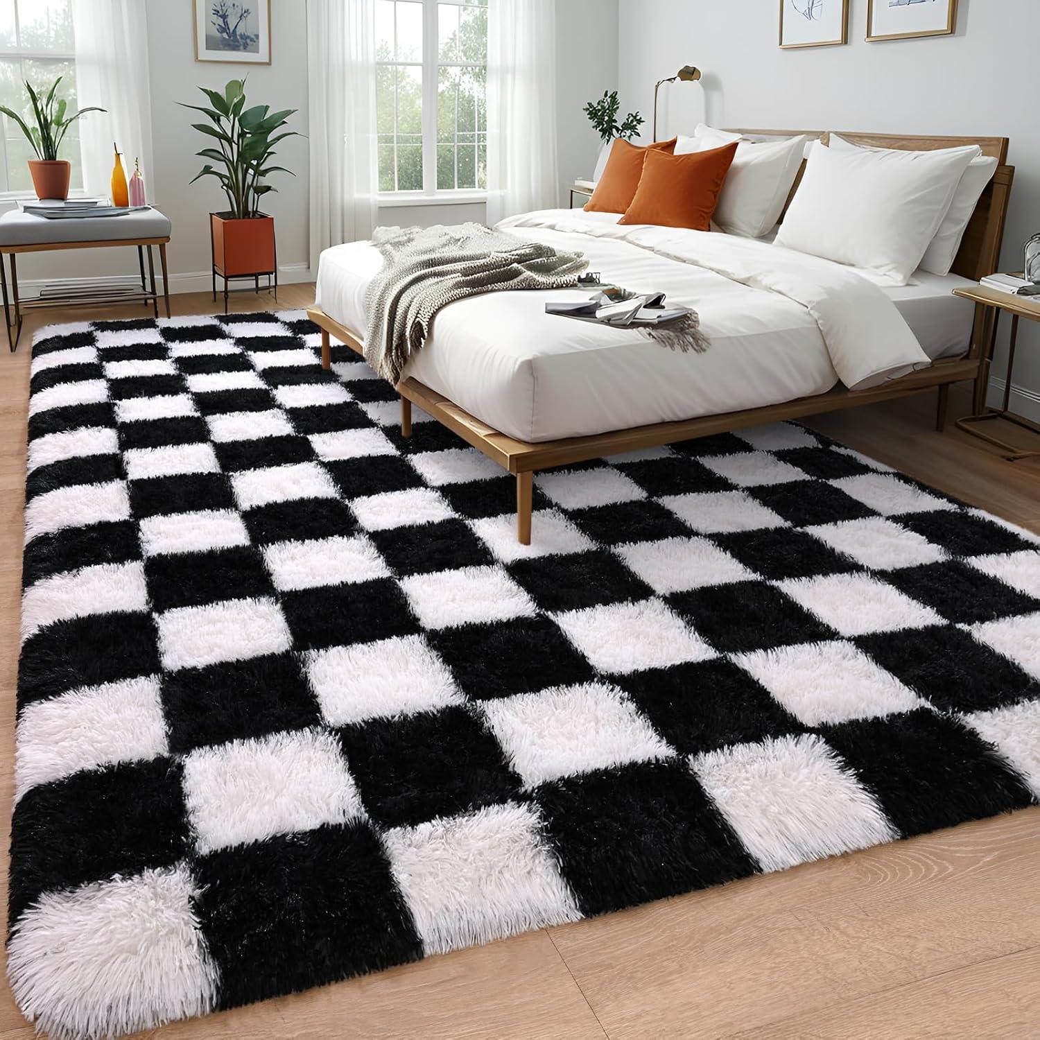 Corrigan Studio® Haylee Super Lightweight Plastic Straw Rug Checkered Black/White Outdoor Area Rug