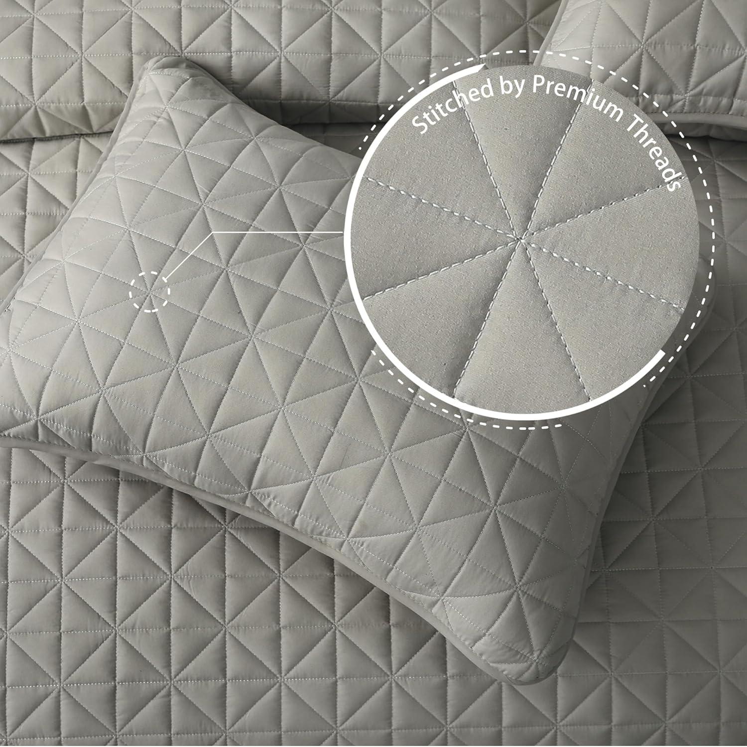 Exclusivo Mezcla Twin Quilt Bedding Set, Lightweight Soft Light Grey Twin Bedspreads Coverlets with Geometric Stitched Pattern