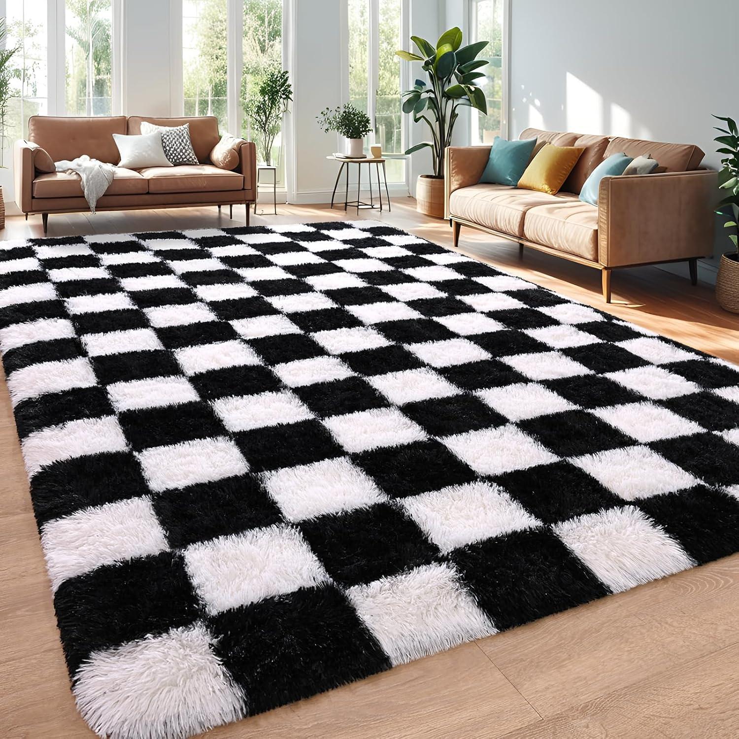 Corrigan Studio® Haylee Super Lightweight Plastic Straw Rug Checkered Black/White Outdoor Area Rug