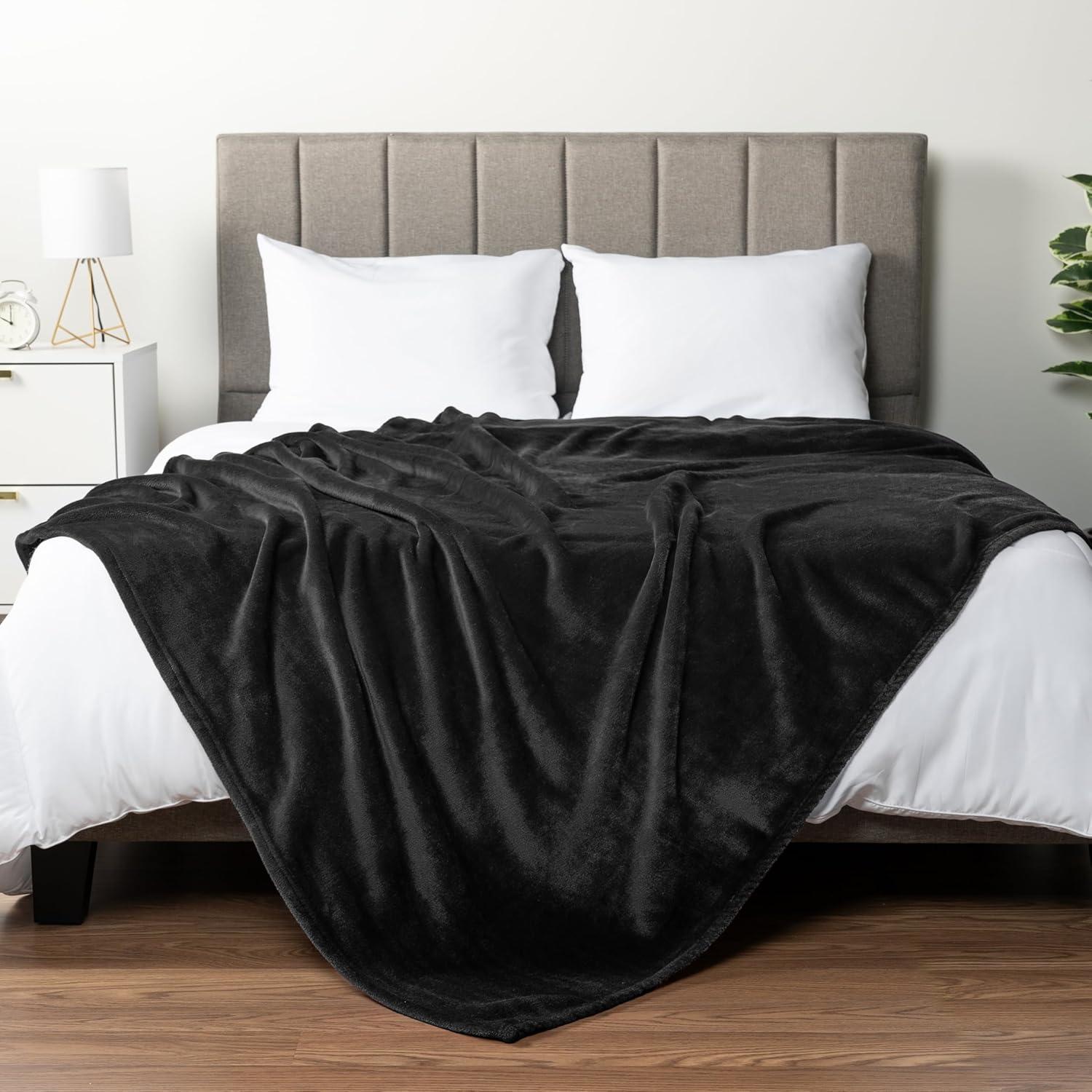 Pavilia Hand Woven Throw Blanket