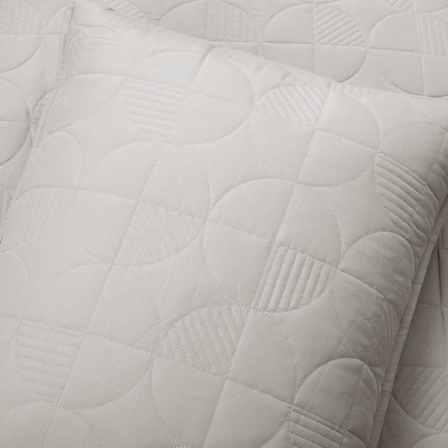 Gray King Cotton Reversible Quilt Set with Shams