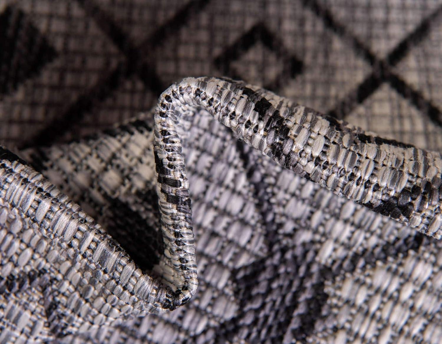 Unique Loom 5' 1 x 8' 0 Rectangle Indoor/Outdoor Trellis Gray Area Rug
