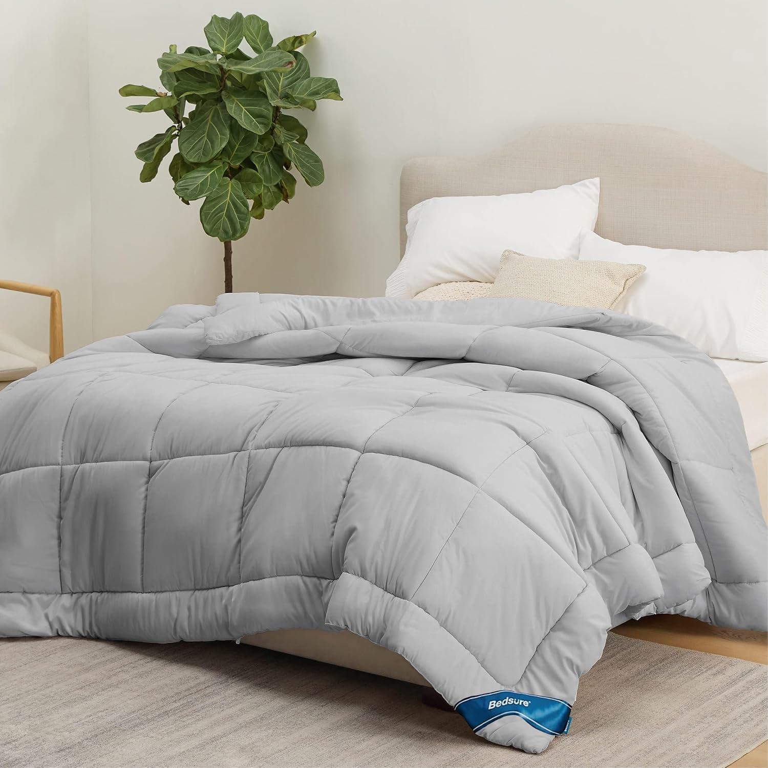 Bedsure Comforter Duvet Insert - Quilted Comforters Queen Size, All Season Duvet, GentleSoft Down Alternative Bedding, with 8 Tabs, Gifts for Women/Men, Light Grey, Queen 88 x 88 Inches