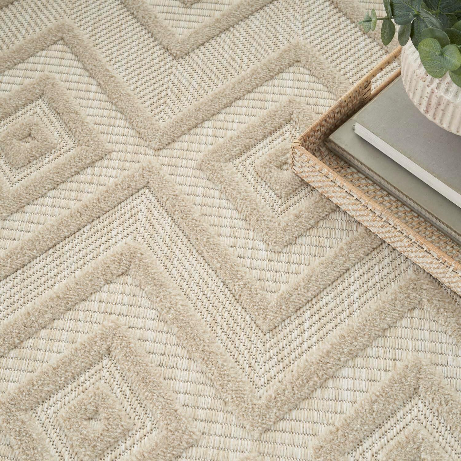 Cream Diamond Flat Woven Synthetic 6' x 9' Area Rug