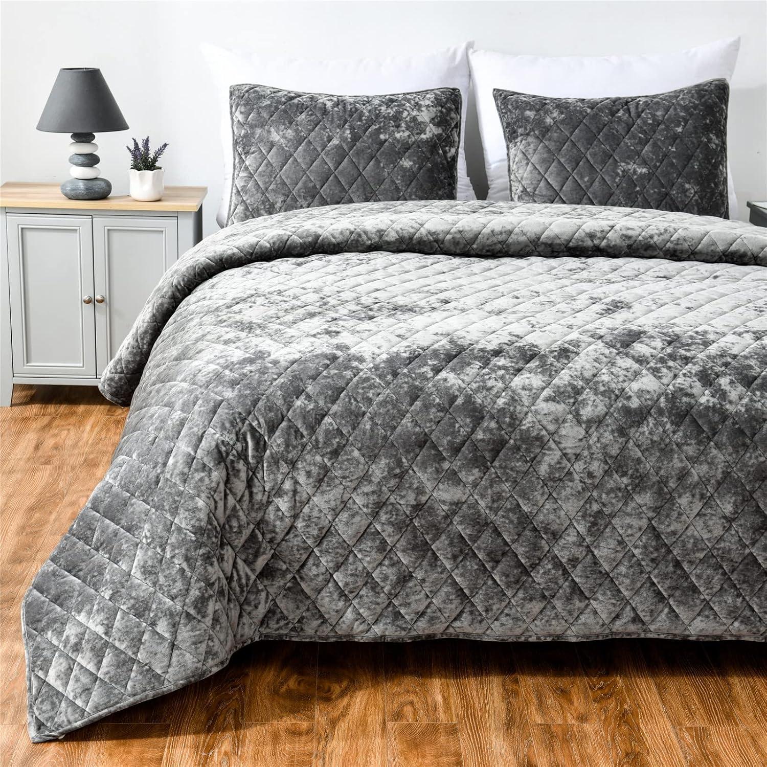 Royal Velvet Diamond Velvet Quilt Set