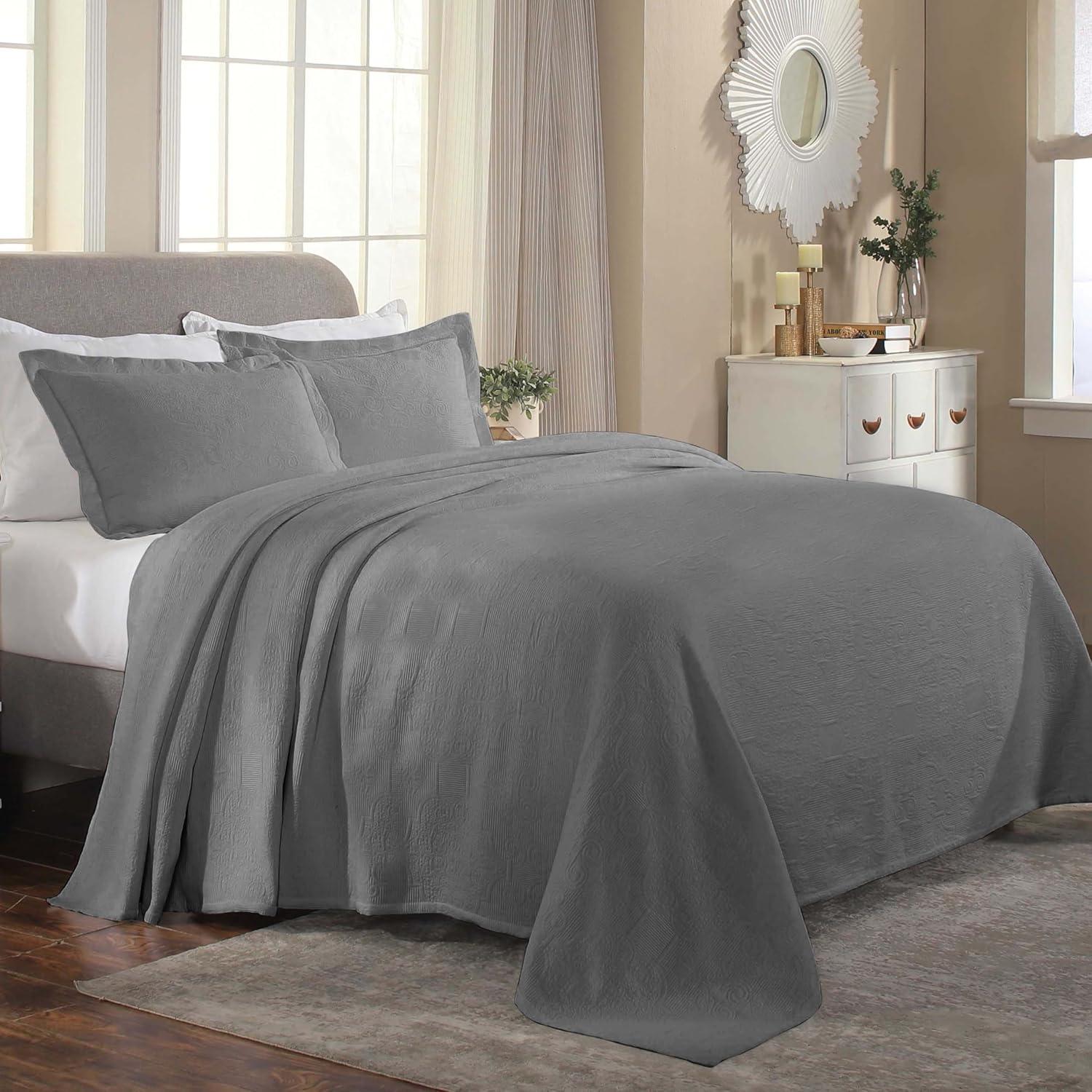 Superior Superior Florin Matelasse Jacquard Scrolling Medallion Cotton Bedspread Set With Pillow Shams