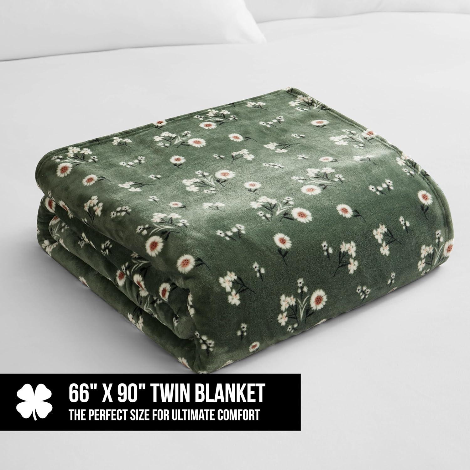 Lucky Brand Lucky Brand Daisy Blankets
